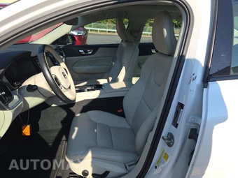 2025 Volvo S60 Plug-In Hybrid T8 Plus - miniatura 7