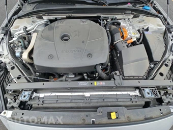 2025 Volvo S60 Plug-In Hybrid T8 Plus - miniatura 16