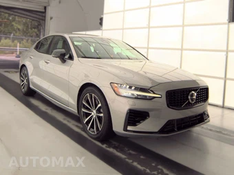 2025 Volvo S60 Plug-In Hybrid T8 Plus - miniatura 3