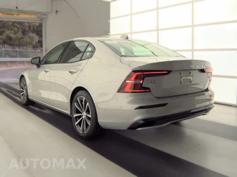 2025 Volvo S60 Plug-In Hybrid T8 Plus - miniatura 6