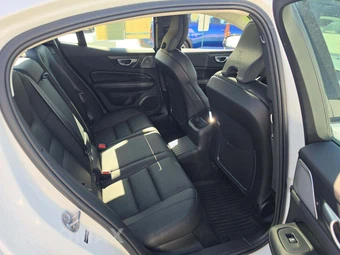 2025 Volvo S60 Plug-In Hybrid T8 Ultra - miniatura 16