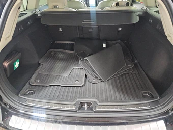 2025 Volvo V60 Cross Country B5 Plus - miniatura 16