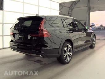 2025 Volvo V60 Cross Country B5 Plus - miniatura 4