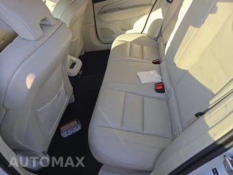 2025 Volvo V60 Cross Country B5 Plus – miniatura 13