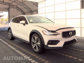 2025 Volvo V60 Cross Country B5 Plus – miniatura 3