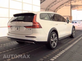 2025 Volvo V60 Cross Country B5 Plus – miniatura 4