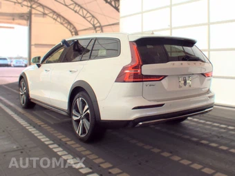 2025 Volvo V60 Cross Country B5 Plus – miniatura 6