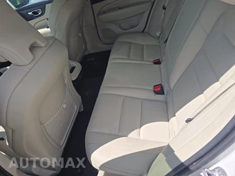 2025 Volvo V60 Cross Country B5 Plus - miniatura 13