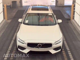 2025 Volvo V60 Cross Country B5 Plus - miniatura 2