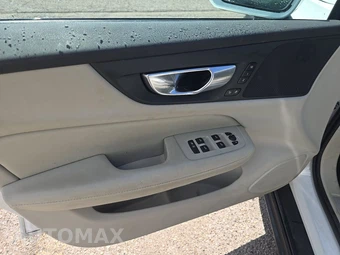 2025 Volvo V60 Cross Country B5 Plus - miniatura 9