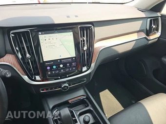 2025 Volvo V60 Cross Country B5 Plus - miniatura 17