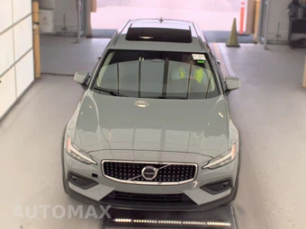 2025 Volvo V60 Cross Country B5 Plus - miniatura 2