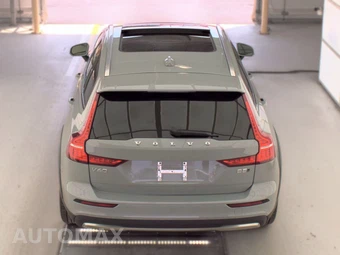 2025 Volvo V60 Cross Country B5 Plus - miniatura 6