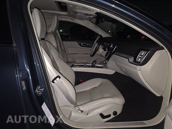 2025 Volvo V60 Cross Country B5 Plus – miniatura 8