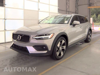 2025 Volvo V60 Cross Country B5 Plus