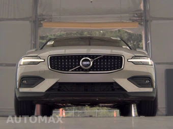 2025 Volvo V60 Cross Country B5 Plus - miniatura 3