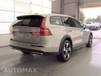 2025 Volvo V60 Cross Country B5 Plus - miniatura 5