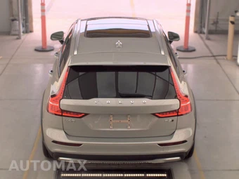 2025 Volvo V60 Cross Country B5 Plus - miniatura 6