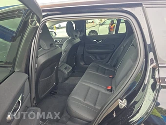 2025 Volvo V60 Cross Country B5 Plus - miniatura 13