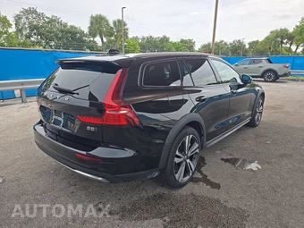 2025 Volvo V60 Cross Country B5 Plus - miniatura 4