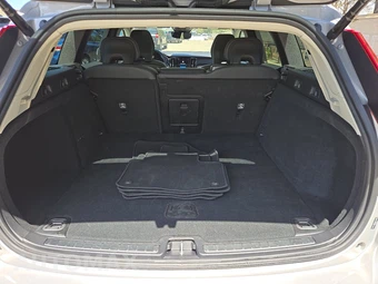 2025 Volvo V60 Cross Country B5 Plus – miniatura 16
