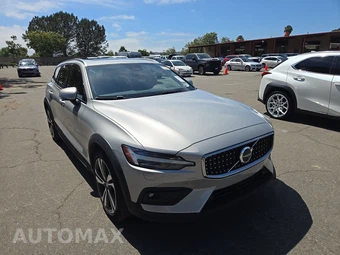 2025 Volvo V60 Cross Country B5 Plus – miniatura 3