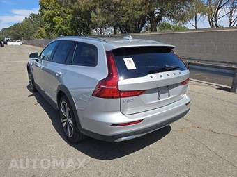 2025 Volvo V60 Cross Country B5 Plus – miniatura 6