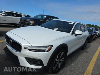 2025 Volvo V60 Cross Country B5 Plus