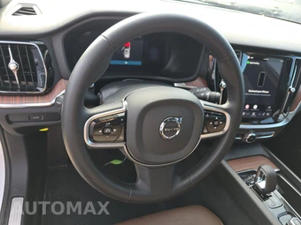 2025 Volvo V60 Cross Country B5 Plus - miniatura 10
