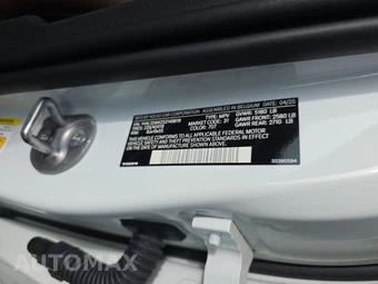 2025 Volvo V60 Cross Country B5 Plus - miniatura 15