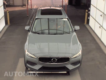 2025 Volvo V60 Cross Country B5 Plus - miniatura 2