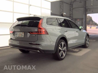 2025 Volvo V60 Cross Country B5 Plus - miniatura 4