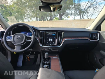 2025 Volvo V60 Cross Country B5 Plus – miniatura 11