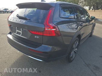 2025 Volvo V60 Cross Country B5 Plus – miniatura 4