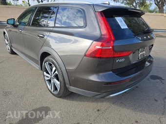2025 Volvo V60 Cross Country B5 Plus – miniatura 6