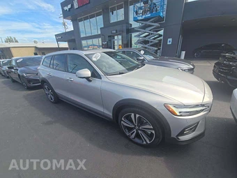 2025 Volvo V60 Cross Country B5 Plus - miniatura 4