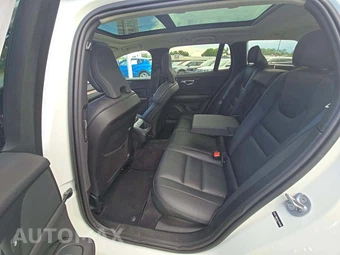 2025 Volvo V60 Cross Country B5 Plus – miniatura 10