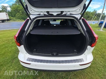 2025 Volvo V60 Cross Country B5 Plus – miniatura 11
