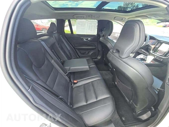2025 Volvo V60 Cross Country B5 Plus – miniatura 13