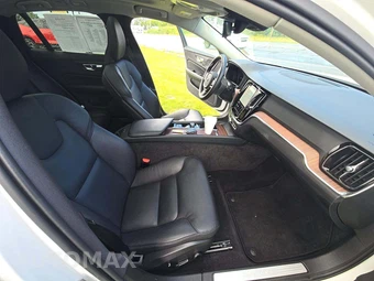 2025 Volvo V60 Cross Country B5 Plus – miniatura 15
