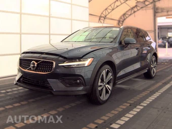 2025 Volvo V60 Cross Country B5 Plus