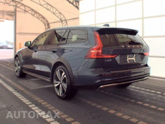 2025 Volvo V60 Cross Country B5 Plus – miniatura 6