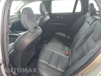 2025 Volvo V60 Cross Country B5 Plus – miniatura 13