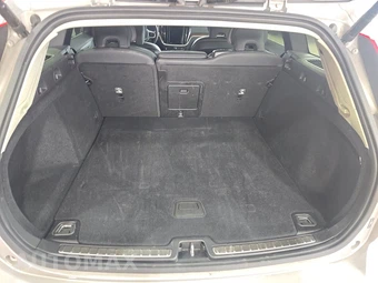 2025 Volvo V60 Cross Country B5 Plus – miniatura 16
