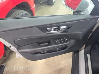 2025 Volvo V60 Cross Country B5 Plus – miniatura 9