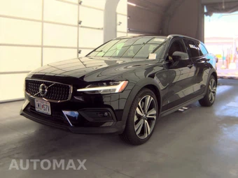 2025 Volvo V60 Cross Country B5 Plus