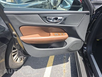 2025 Volvo V60 Cross Country B5 Plus – miniatura 15