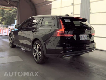 2025 Volvo V60 Cross Country B5 Plus – miniatura 8