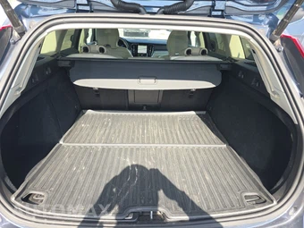 2025 Volvo V60 Cross Country B5 Plus – miniatura 16
