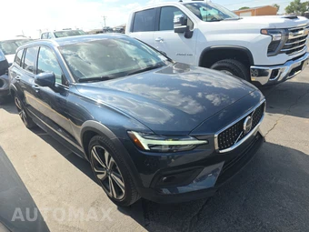 2025 Volvo V60 Cross Country B5 Plus – miniatura 3